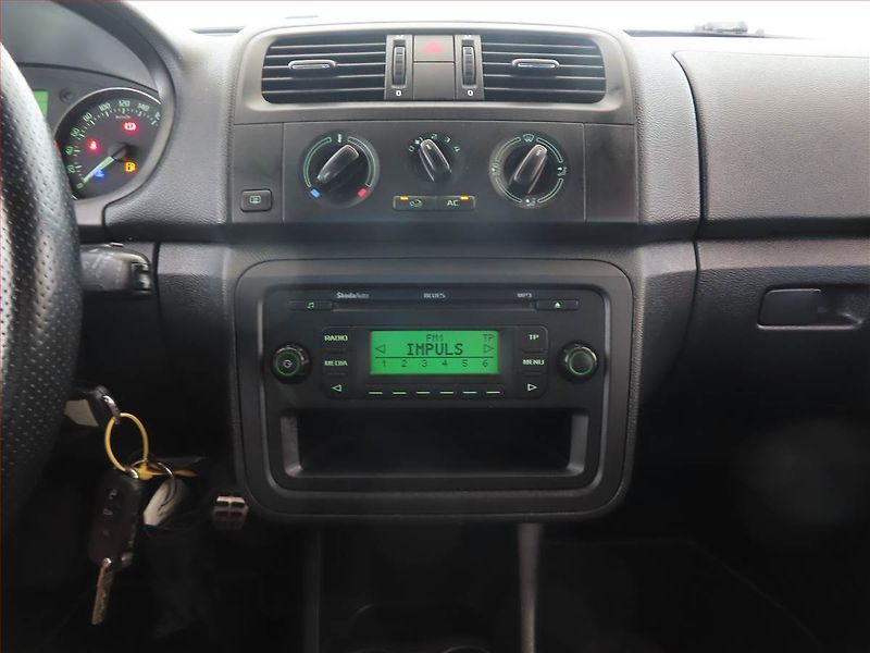 Škoda Fabia (2011) Monte Carlo 1.2 TSI - fotka 12 z 14
