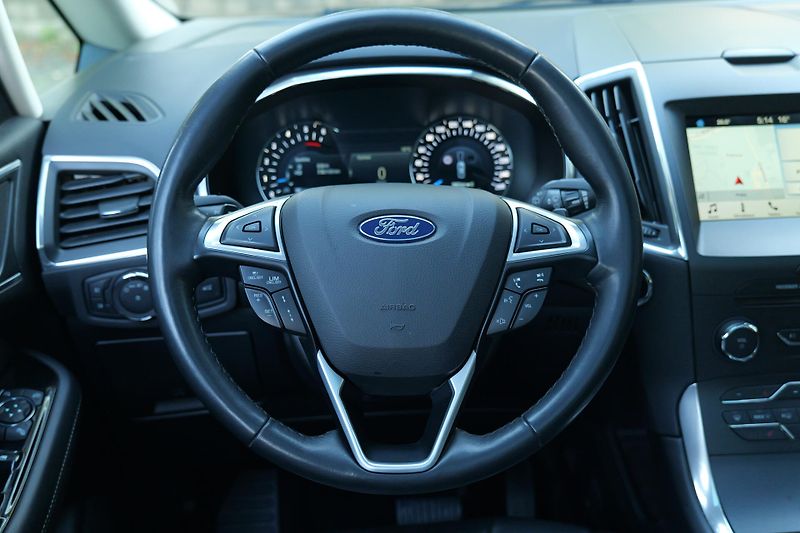 Ford S-MAX 2.0 Kůže Panorama 7 míst Tažné - fotka 26 z 52