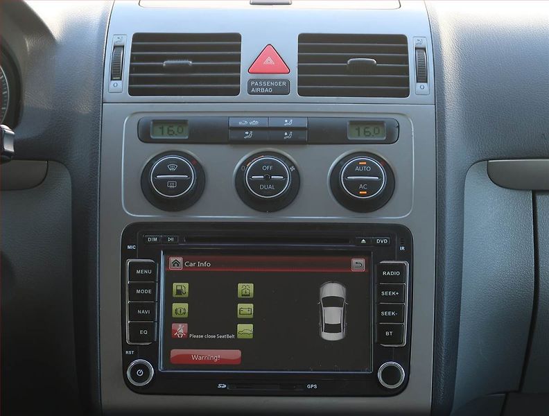Volkswagen Touran (2008) 1.9 TDI, Tempomat - fotka 12 z 18