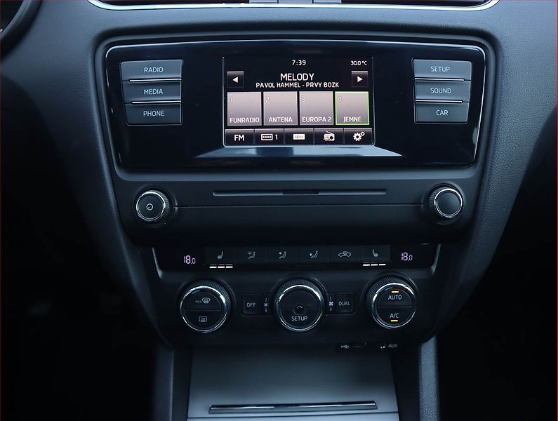 Škoda Octavia (2014) Ambition 1.6 TDI, Serv.kniha - fotka 12 z 18