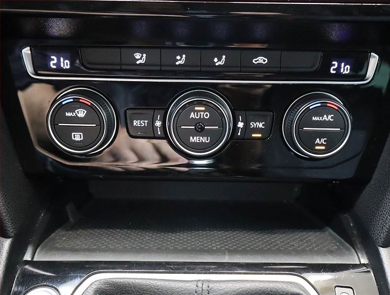 Volkswagen Passat (2019) 1.5 TSI, Tempomat - fotka 19 z 25