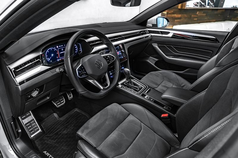 Volkswagen Arteon Shooting Brake 2.0TDI  DSG R-line SB Masáže L - fotka 11 z 23