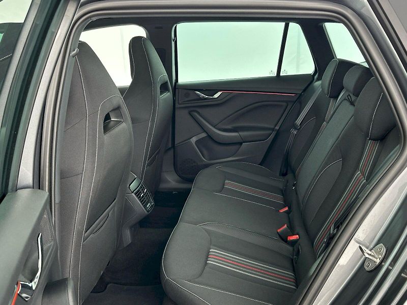 Škoda Kamiq (2025) DSG 1.0TSI 85kW Monte Carlo - fotka 8 z 33