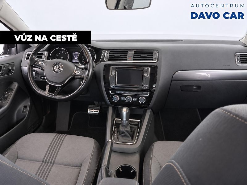 Volkswagen Jetta 1,4 TSI 92kW DSG Allstar 1.Maj - fotka 2 z 10