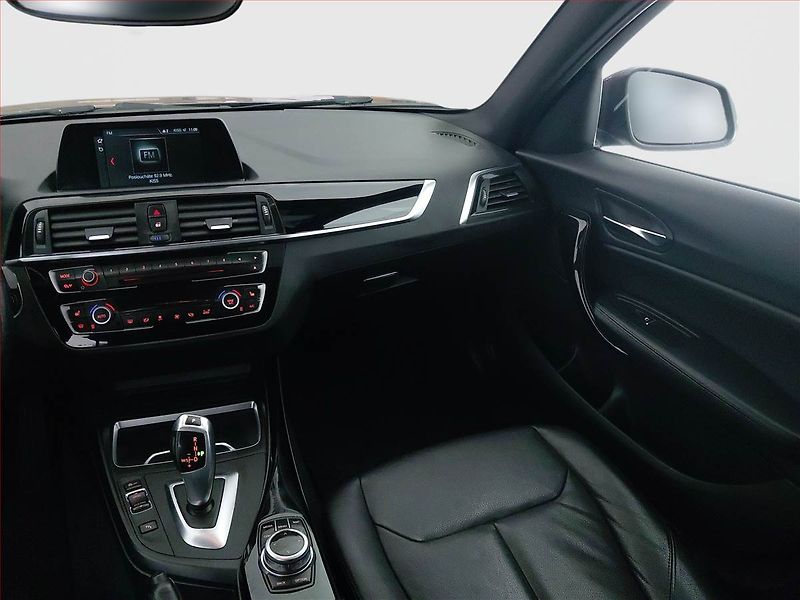 BMW Řada 1 (2017) 118d, Automat, Navi, Tempomat - fotka 8 z 20