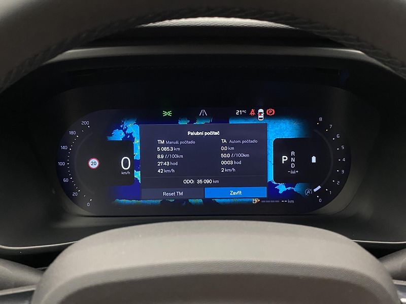 Volvo XC40 B4 AWD DARK PLUS AUT CZ - fotka 26 z 58