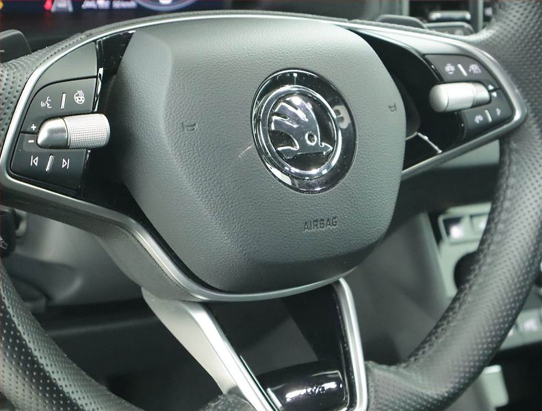 Škoda Karoq (2024) Sportline 1.5 TSI - fotka 17 z 22