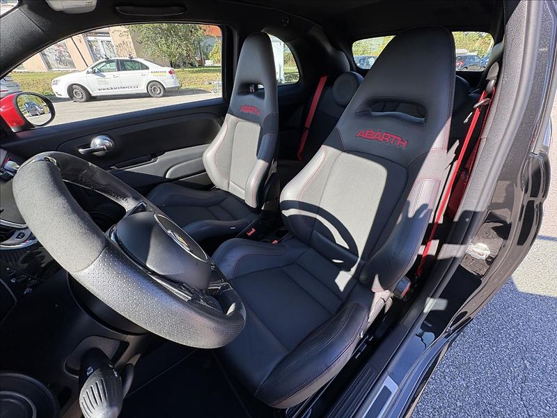 Abarth 595C 1,4 ESSEESSE 132 kW,Xenon,Navi - fotka 6 z 42