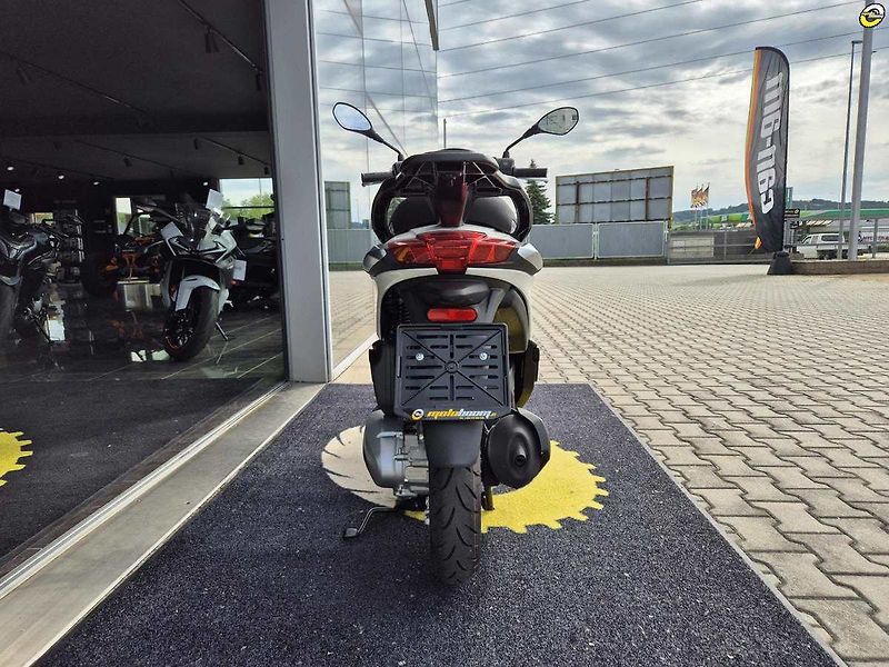 Piaggio Liberty 125 iGET (2026) Liberty 125 E5+ - fotka 5 z 39