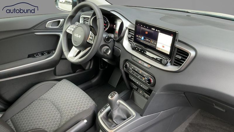 Kia Ceed 1,5 T-GDI Spin - fotka 4 z 4