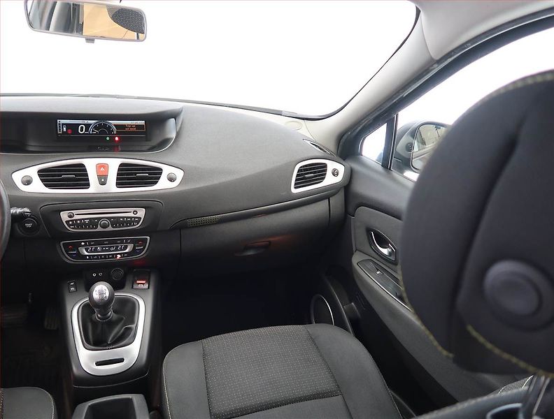 Renault Scénic (2009) 1.9 dCi, Serv.kniha, Tažné - fotka 8 z 18