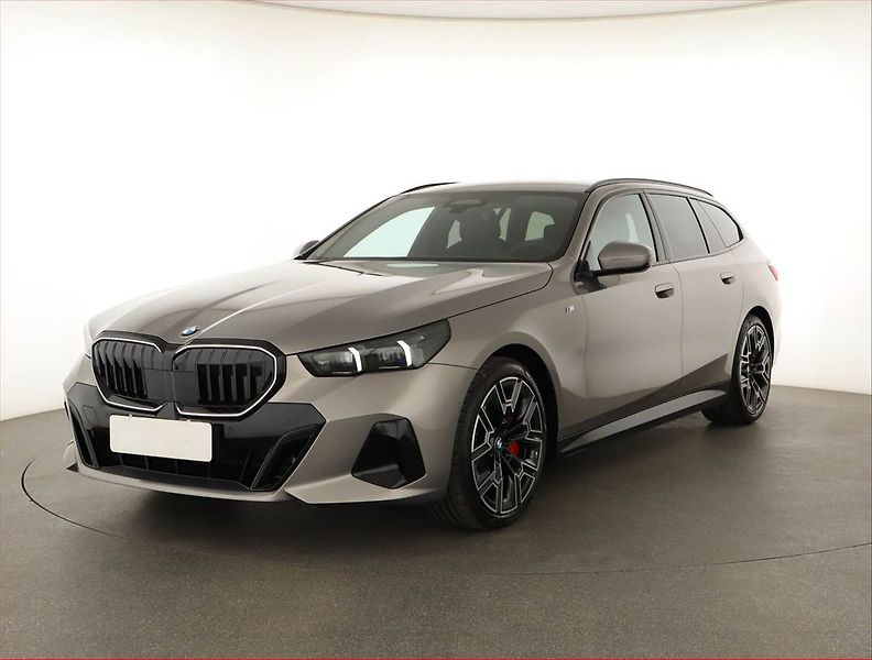 BMW Řada 5 (2025) 540d xDrive, 360°, Paměť - fotka 2 z 28