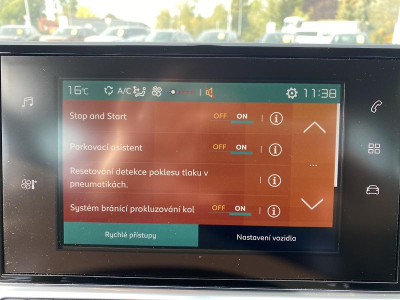 Citroën C4 Cactus (2018) 1.2 PureTech FEEL 110K MAN5 - fotka 12 z 14