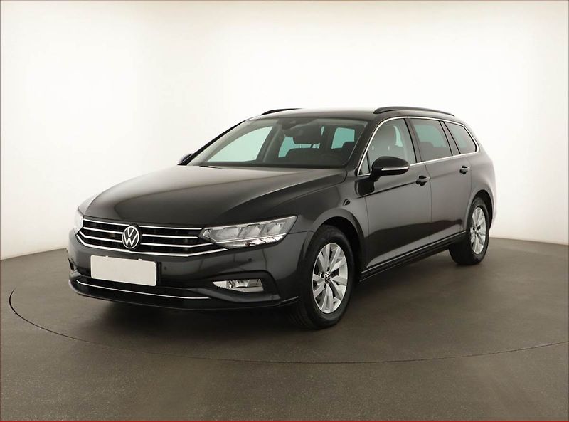 Volkswagen Passat (2023) 2.0 TDI, Automat, Navi - fotka 2 z 21