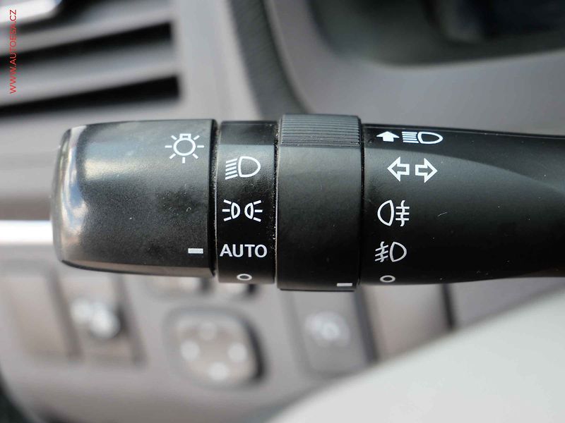 Toyota Avensis (2009) 1.8i, ČR, AC - fotka 12 z 19