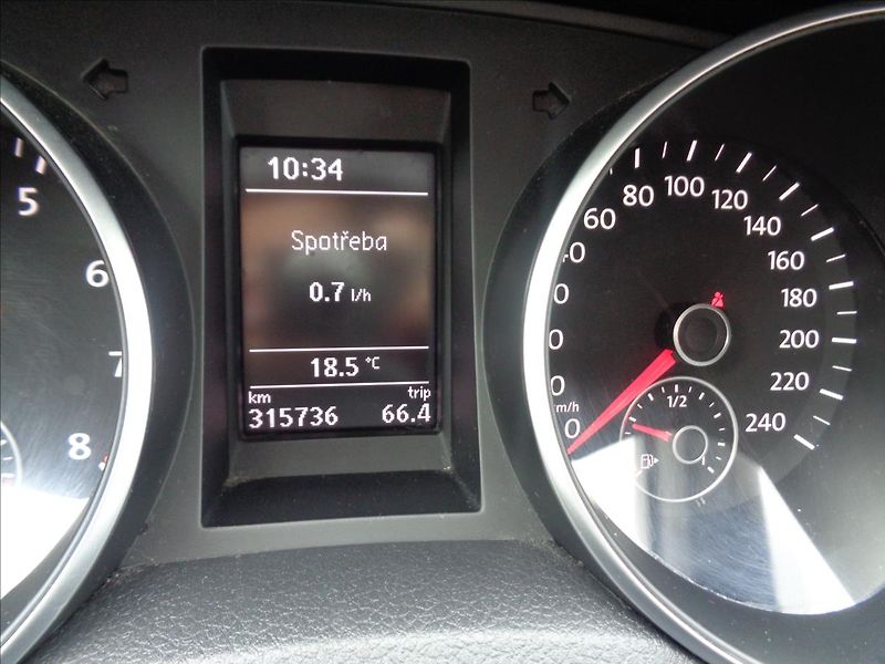Volkswagen Golf (2011) 1,2 - fotka 18 z 19