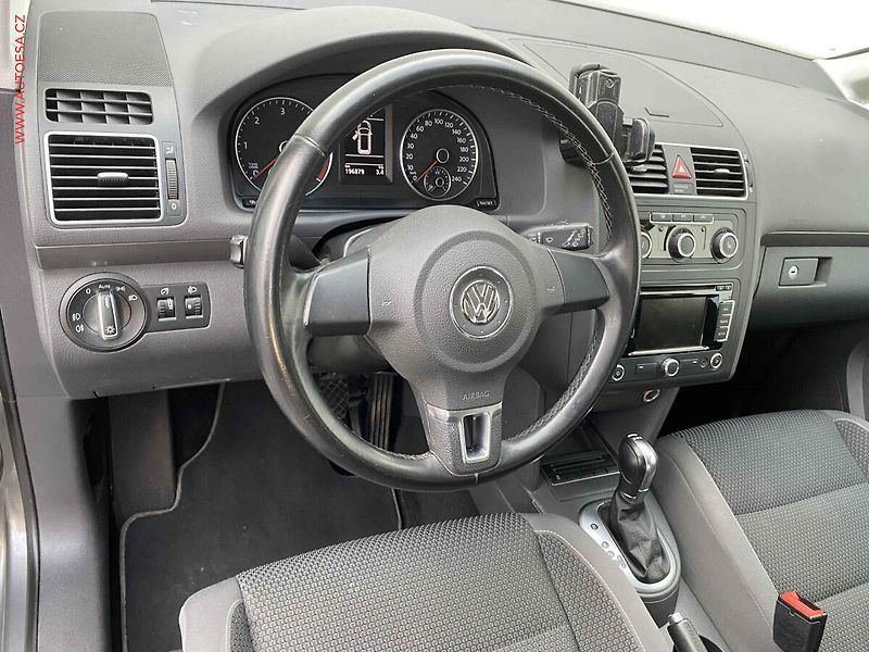Volkswagen Touran (2013) 2.0 TDi, Comfortline, DSG - fotka 12 z 17