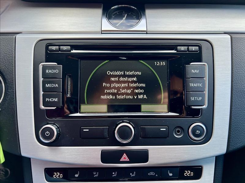 Volkswagen Passat 2,0 TDi DSG HIGHLINE / NAVI - fotka 30 z 42