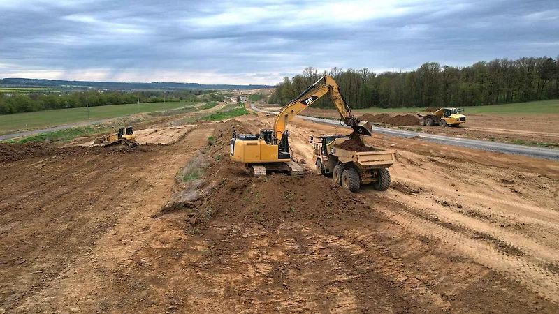 Snímky z výstavby dálnice D35 Džbánov - Litomyšl, duben 2025