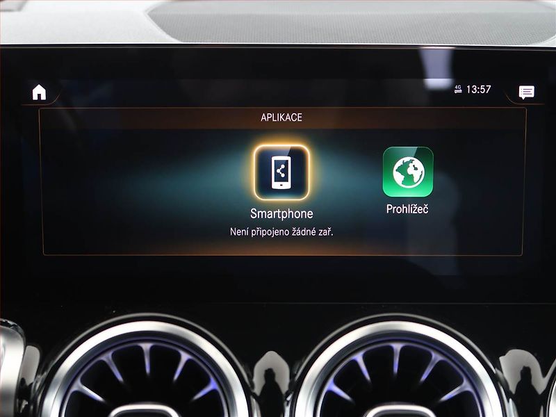 Mercedes-Benz GLB (2021) 250 4MATIC - fotka 21 z 28