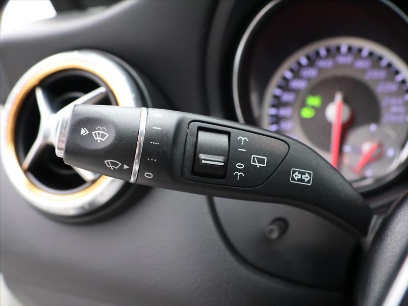 Mercedes-Benz CLA 2,1 220CDI 130kW 4MATIC CZ - fotka 21 z 39