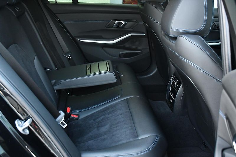 BMW Řada 3 320d M-SPORT xD TAŽNÉ ČR  - fotka 24 z 51