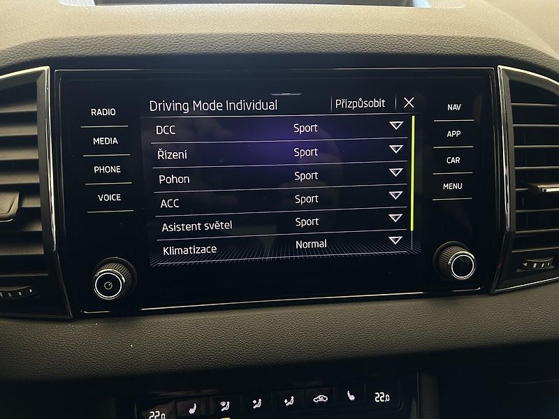 Škoda Karoq 2.0 TDI Top selection - fotka 10 z 24