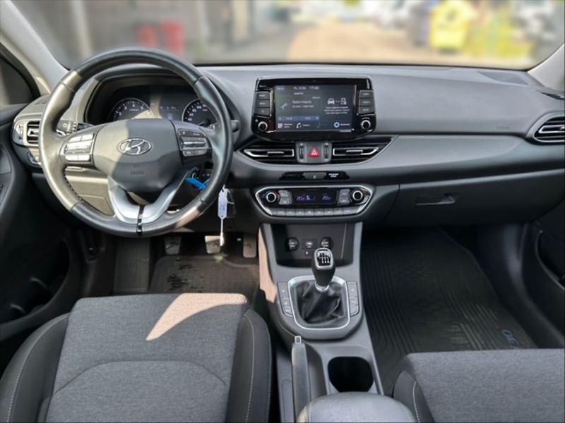 Hyundai i30 1,5 T-GDI Smart 5d - fotka 9 z 11