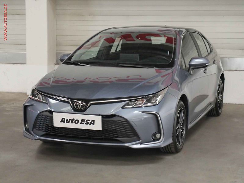 Toyota Corolla (2024) 1.5, 2.maj,ČR, AC, park. - fotka 3 z 20