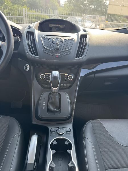 Ford Kuga (2014) 1.6 134 kw, 4x4, Bohatá výbava - fotka 25 z 31