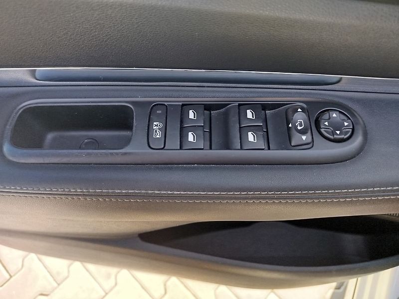 Peugeot 3008 ALLURE 2.0HDi 150 MAN6 - fotka 20 z 31