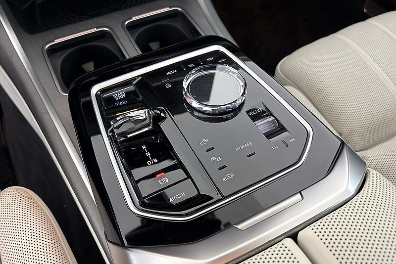 BMW i7 xDrive60 - fotka 25 z 29