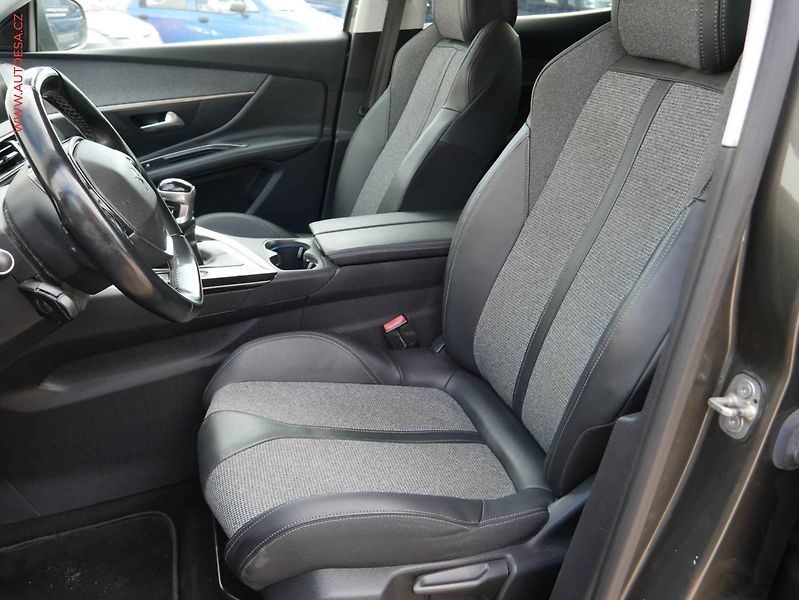 Peugeot 3008 (2019) 1.5 HDi, Allure, navi, kamera - fotka 9 z 16