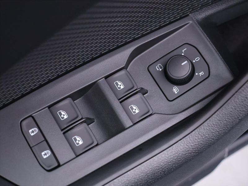 Škoda Octavia 2,0 TSI 195kW DSG RS DPH 1.Maj - fotka 18 z 43