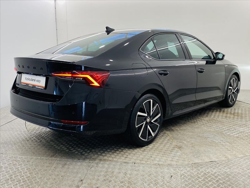 Škoda Octavia 2,0 TDI 110kW SportLine - fotka 2 z 26