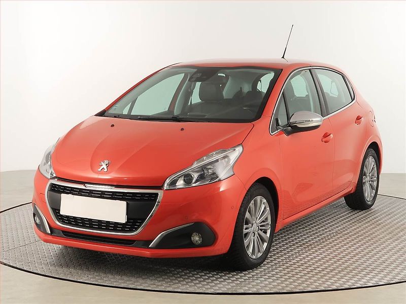 Peugeot 208 (2016) Style 1.2 PureTech, Navi - fotka 2 z 17
