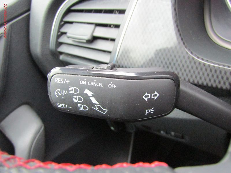 Škoda Fabia (2016) 1.2 TSi, ČR, AC, výhřev sed - fotka 18 z 21
