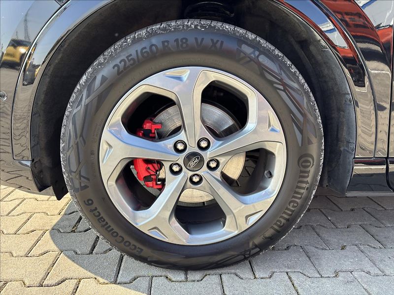 Ford Kuga 2,5 HEV 138kW ST-Line X AWD - fotka 9 z 46