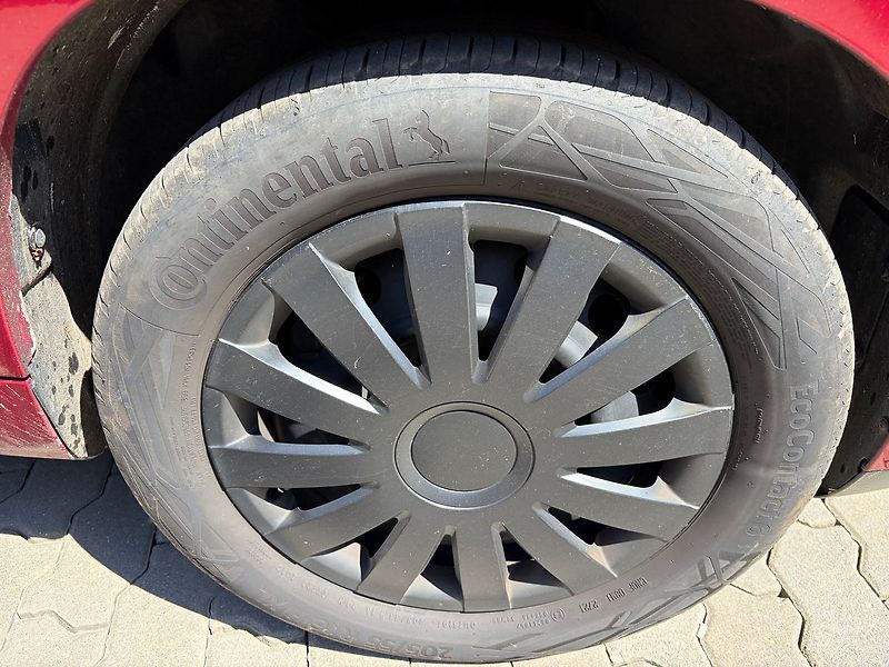 Fiat 500L 1.4 16V 95k POP - fotka 9 z 9