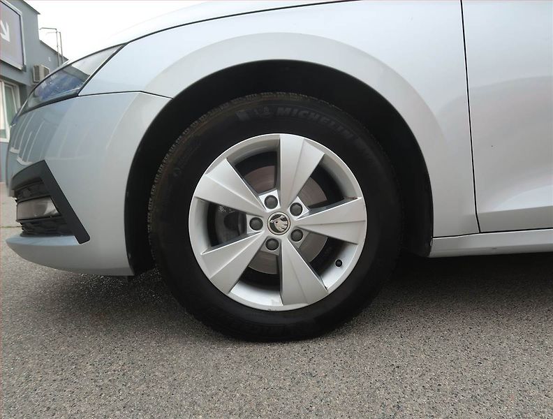 Škoda Octavia (2020) Ambition 2.0 TDI, Automat - fotka 15 z 22