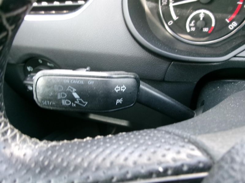 Škoda Octavia (2014) 2,0TSi VRS AC TEMP VÝHŘEV - fotka 23 z 39