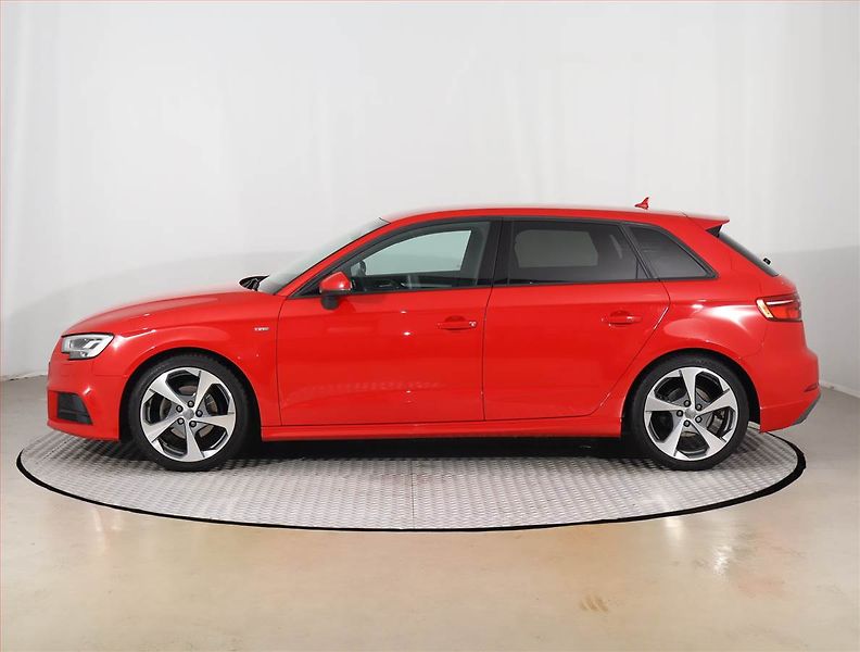 Audi A3 (2018) S-Line 1.5 TFSI, Serv.kniha - fotka 3 z 19