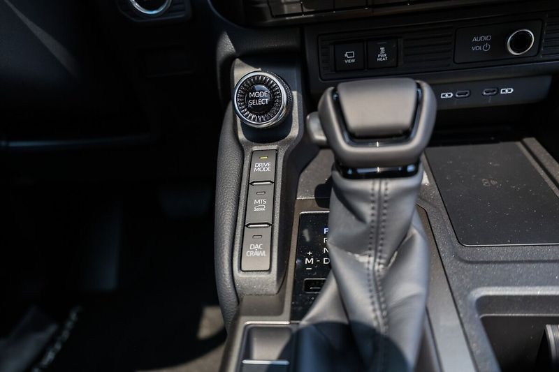 Toyota Land Cruiser First Edition 2.8 D-4D 205 k, - fotka 30 z 40