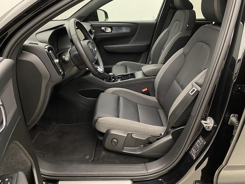 Volvo C40 PURE ELECTRIC RECHARGE PLUS - fotka 3 z 57
