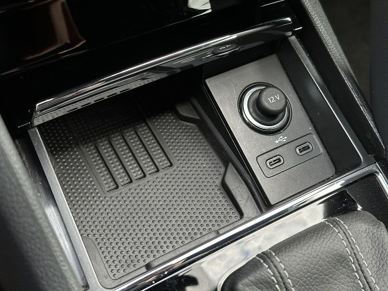 Škoda Karoq 2.0TDi 4x4 DSG 150PS Sportline - fotka 37 z 47
