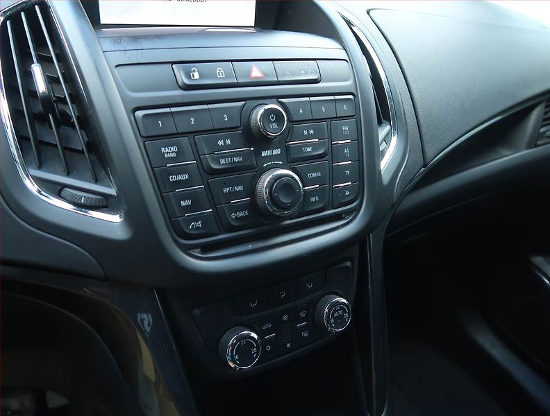 Opel Zafira (2013) 2.0 CDTI, Navi, Tempomat - fotka 15 z 15