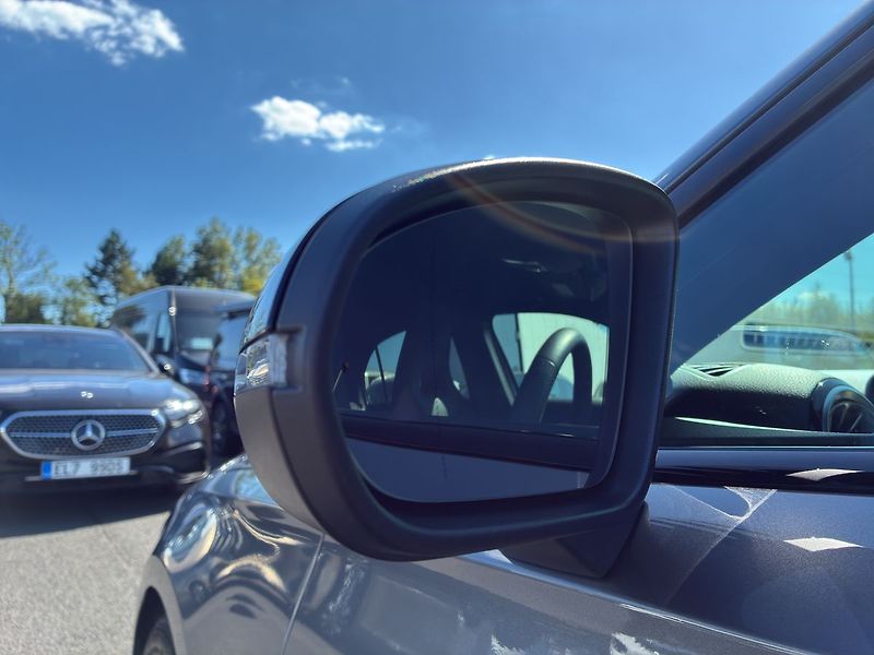 Mercedes-Benz Třídy A A 200 d - fotka 23 z 26