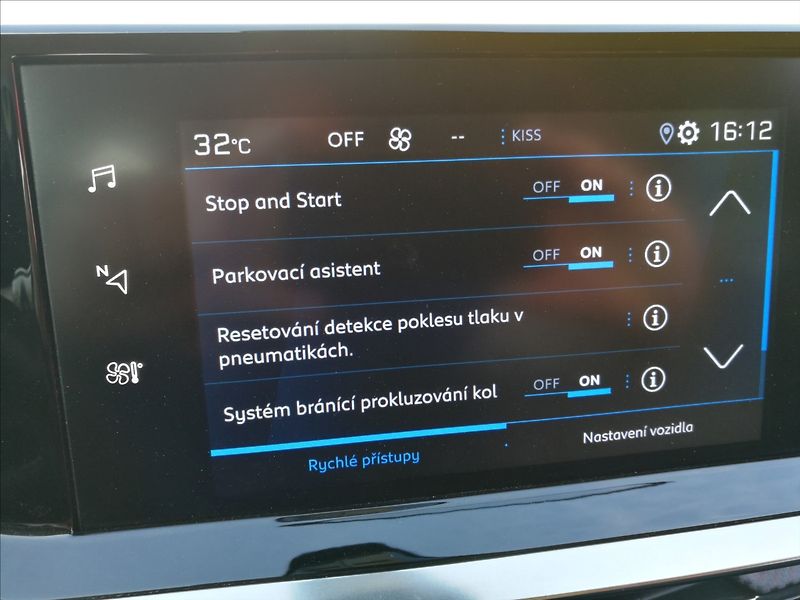 Peugeot 208 1,2 PureTech - fotka 8 z 19