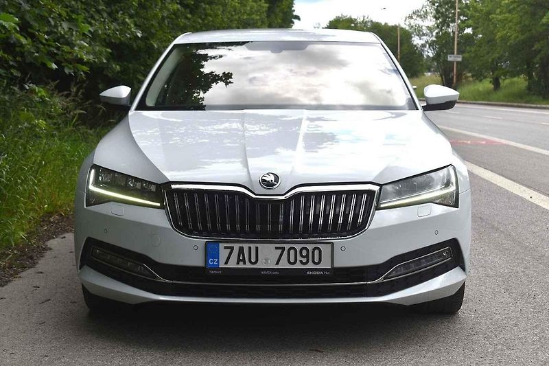 Škoda Superb třetí generace je spolehlivé auto na dlouhé cesty