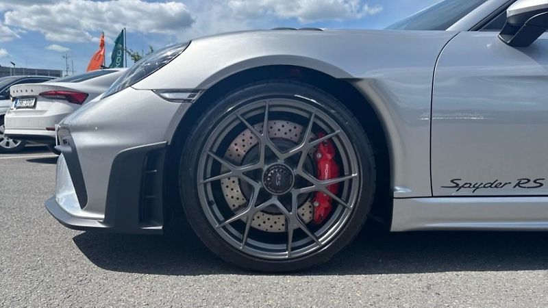 Porsche Boxster 718 GT4 Spyder RS - fotka 9 z 30